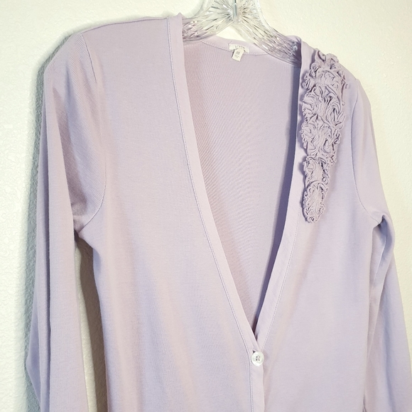 J. Crew Button Cardigan XS Women's Lavender  Shoulder Flower 3/4 Sleeves V Neck - Picture 2 of 12